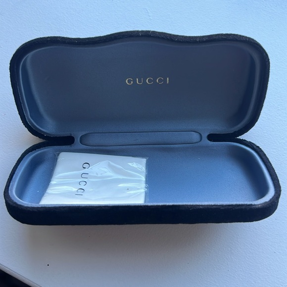 Oval Sunglasses - Picture 6 of 7